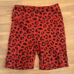 Gottex leopard gym shorts 6”